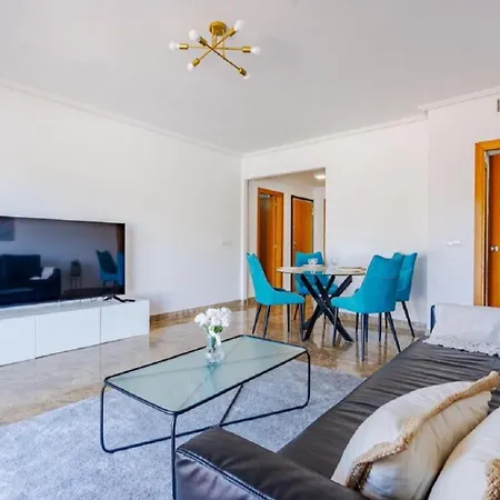 36 With Large Garden, Pool And Padel Court In Golf Hills