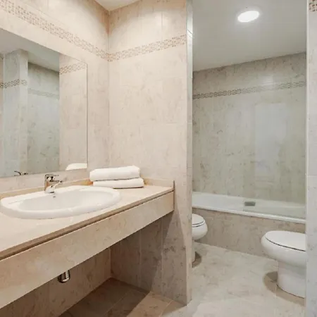 Apartment 36 With Large Garden, Pool And Padel Court In Golf Hills Estepona