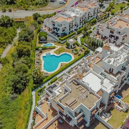 Apartment 36 With Large Garden, Pool And Padel Court In Golf Hills *