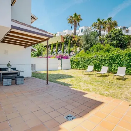 Apartment 36 With Large Garden, Pool And Padel Court In Golf Hills Estepona