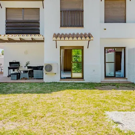 36 With Large Garden, Pool And Padel Court In Golf Hills * Estepona